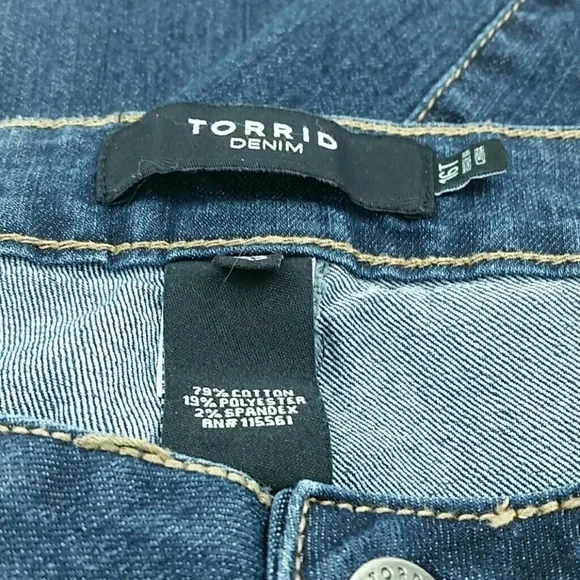 TORRID l Skinny Dark Wash Tall B2 - Picture 4 of 6